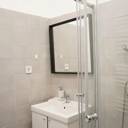 Apartment D45 - Basilica Retreat - Location By Bqa