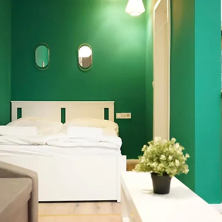Apartment D45 - Basilica Retreat - Location By Bqa *